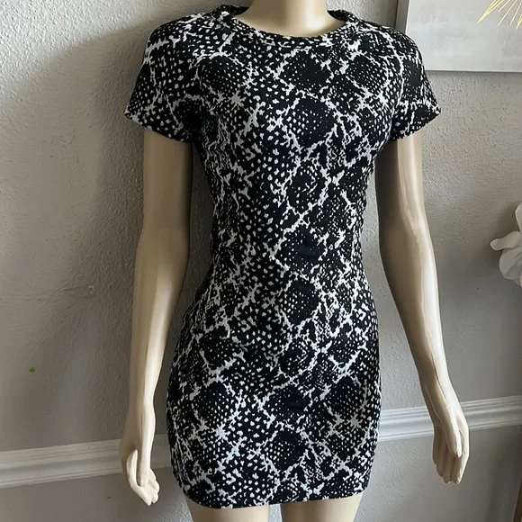 AQUA Black White Mini Dress Size S - Picture 4 of 6